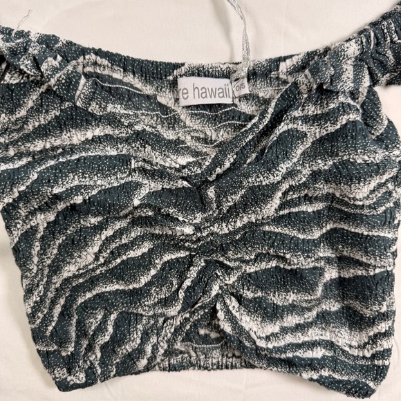 Tiare Hawaii Zebra Print Smocked Off Shoulder Crop Top Black White O/S NWT - Picture 2 of 4